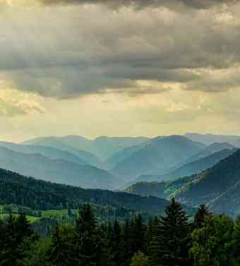 Zakopane z dala od tłumów – odkryj mniej znane szlaki i atrakcje