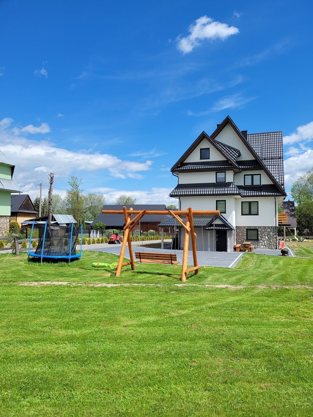 Apartament czy domek góralski w Chochołowie - na jaki nocleg się zdecydować?